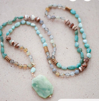 Amazonite stone beaded necklace 